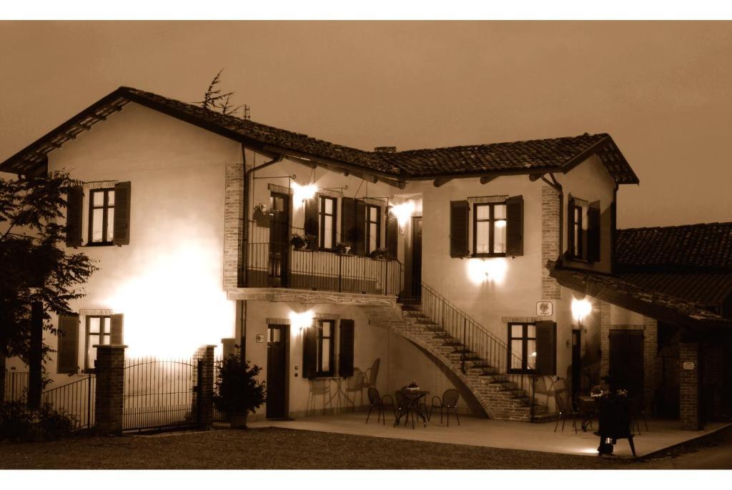 Agriturismo I Grappoli Serralunga d'Alba Exterior foto