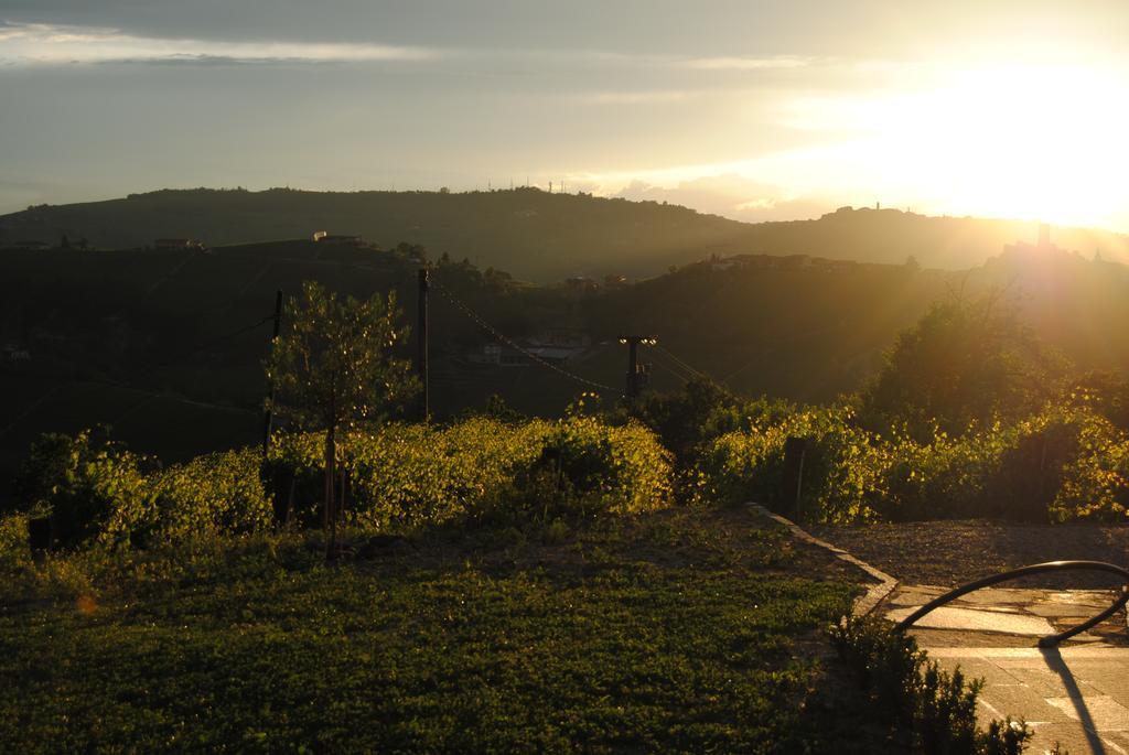 Agriturismo I Grappoli Serralunga d'Alba Exterior foto